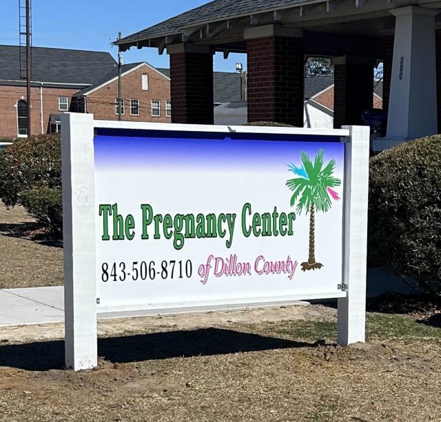 image-934422-Crisis_Preg_Center_Sign_4-45c48.w640.jpeg